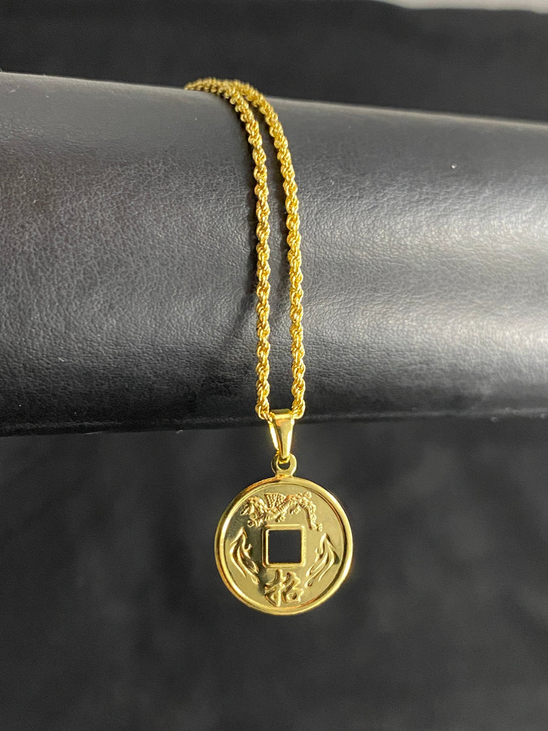 Pingente Medalha Chinesa - 1,7cmX1,7cm - (Banho Ouro 24k)